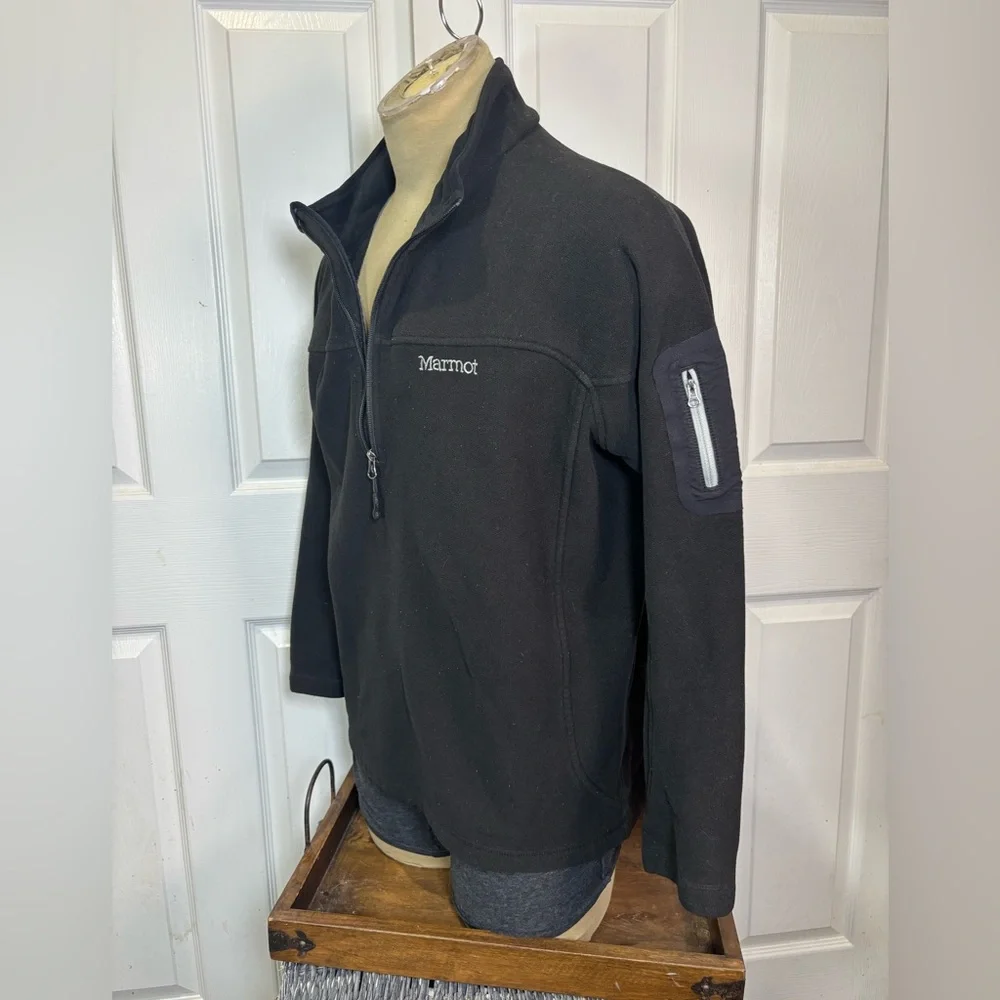 Marmot Men's Black 1/2 zip pullover jacket